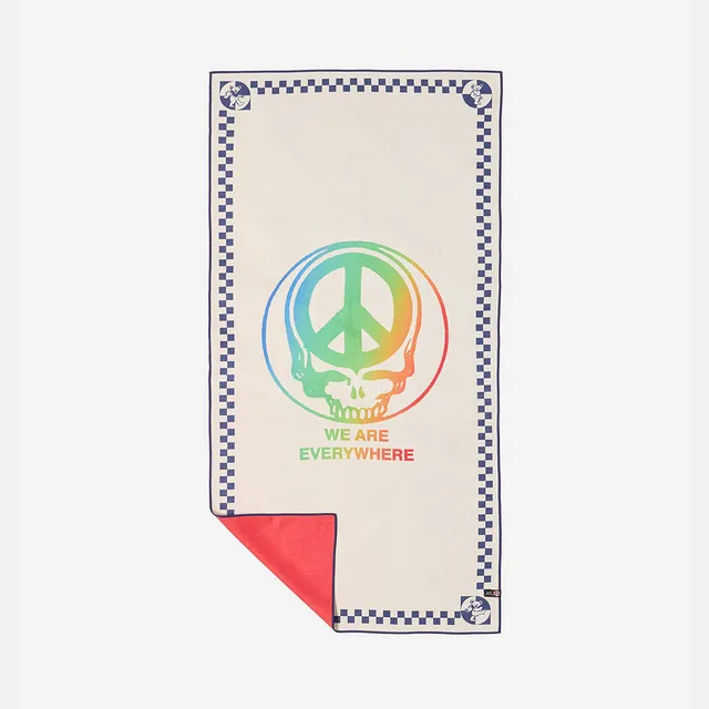 slowtide-we-are-everywhere-performance-quick-dry-towel-toalla-de-secado-r-pido-l image 1