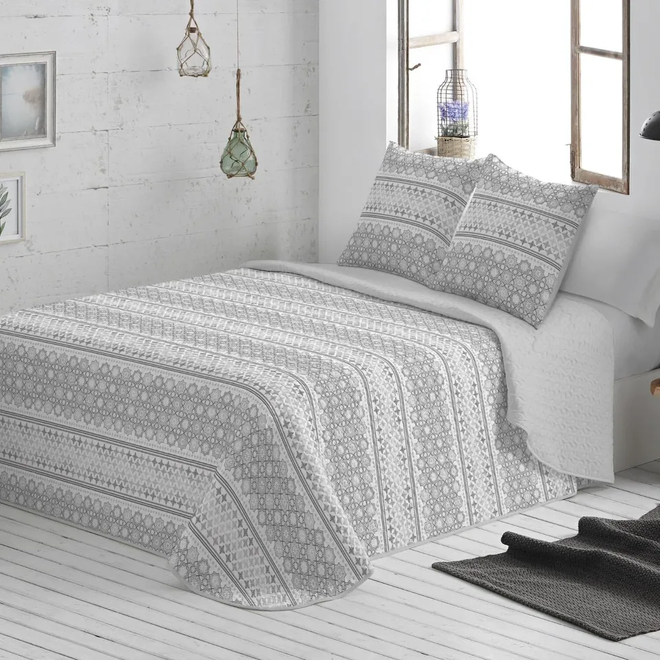 burrito-blanco-colcha-bout-520-gris-colcha-acolchada-ligera-con-cuadrantes-para- image 1
