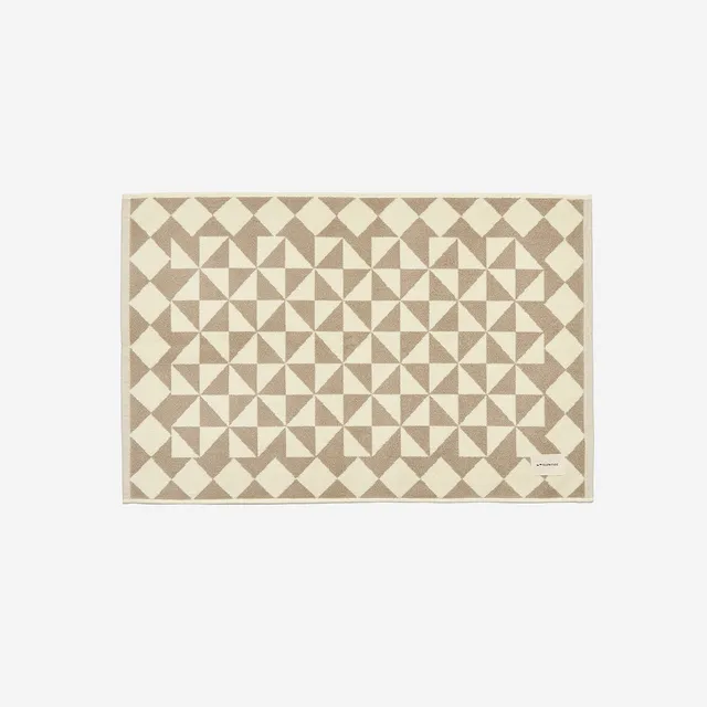 slowtide-gatsby-bath-mat-stone-alfombrilla-de-ba-o-de-algod-n-terry-con-dise-o-g image 1