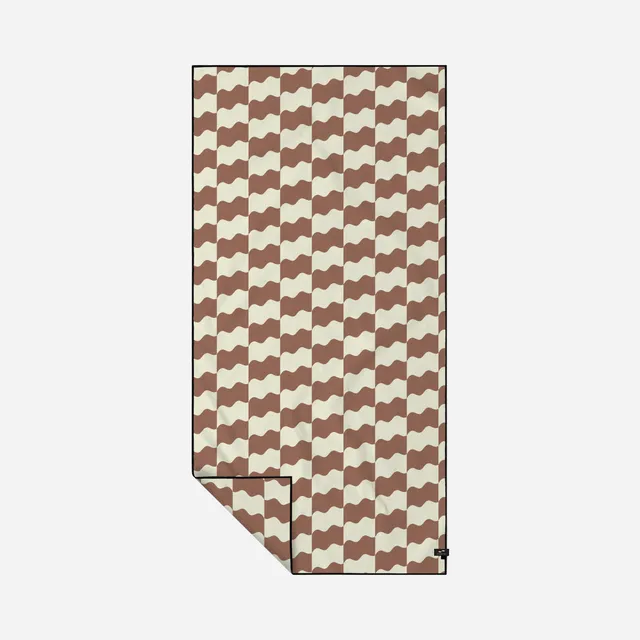 slowtide-checker-performance-toalla-de-viaje-de-secado-r-pido-con-dise-o-geom-tr image 1