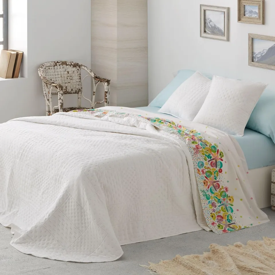 burrito-blanco-colchas-de-verano-148-blanco-colcha-de-verano-patchwork-geom-tric image 1