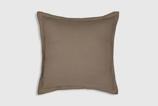 burrito-blanco-coj-n-decorativo-a-dos-caras-lino-reciclado-007-marr-n-coj-n-30x5 image 1