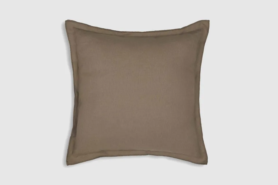 burrito-blanco-coj-n-decorativo-a-dos-caras-lino-reciclado-007-marr-n-coj-n-30x5 image 1