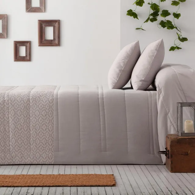 burrito-blanco-colcha-bout-414-color-piedra-para-cama-de-135-cm-jacquard-y-liso- image 1