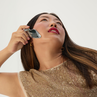 glov-face-trainer-masa-er-gua-sha-moderno-piedra-de-masaje-facial-para-esculpir- image 5