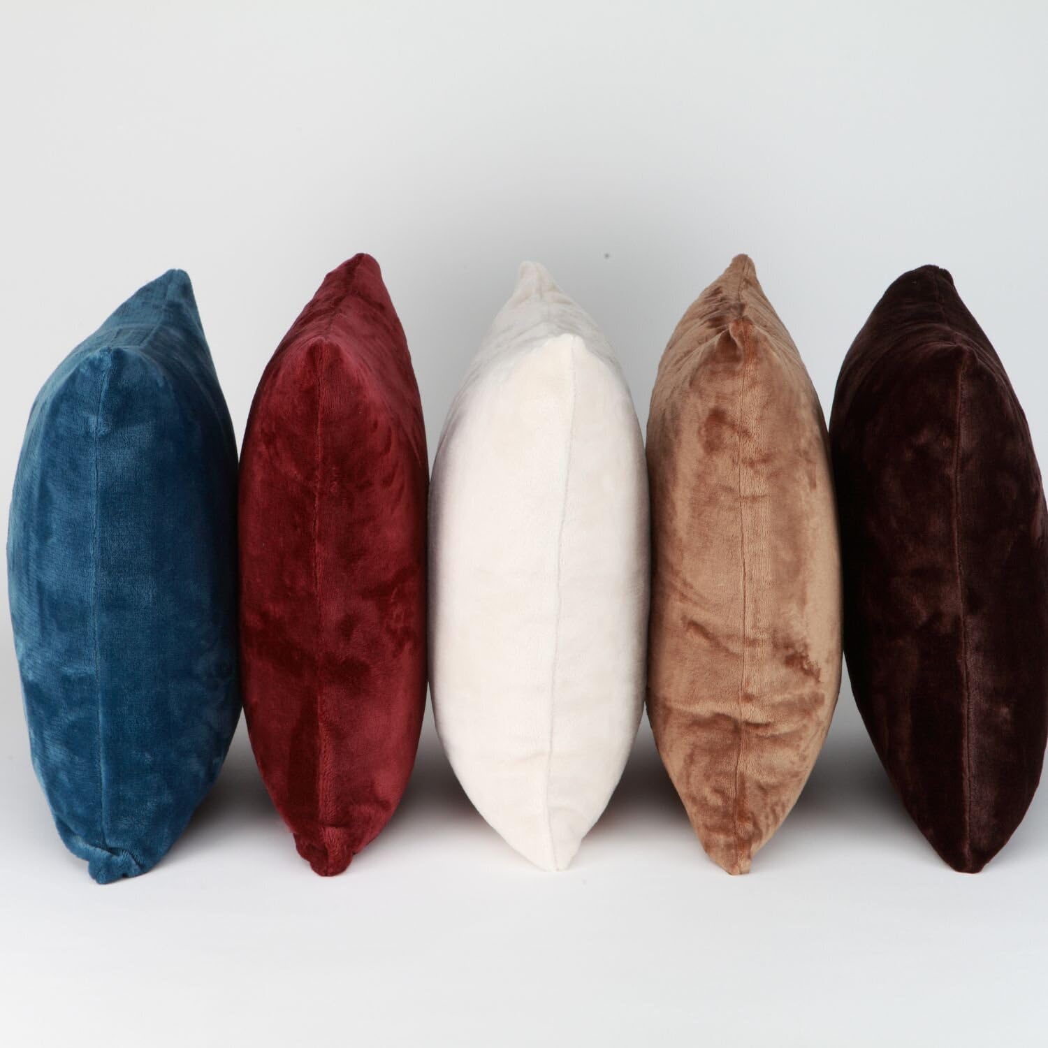 burrito-blanco-046-coj-n-color-vino-45x45-cm-con-relleno-para-sof-o-cama-100-pol image 2
