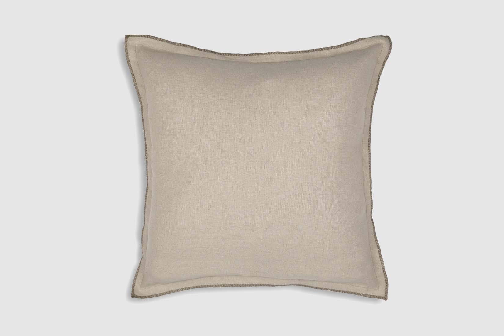 burrito-blanco-007-salm-n-coj-n-decorativo-a-dos-caras-en-lino-reciclado-45x45-c image 2