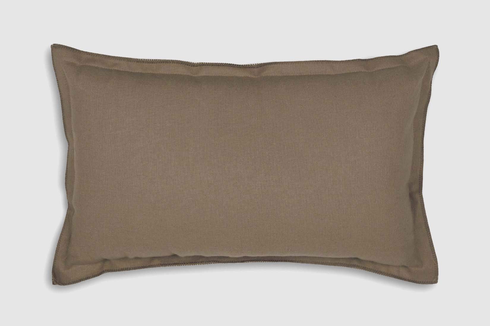 burrito-blanco-coj-n-decorativo-a-dos-caras-lino-reciclado-007-marr-n-coj-n-30x5 image 3