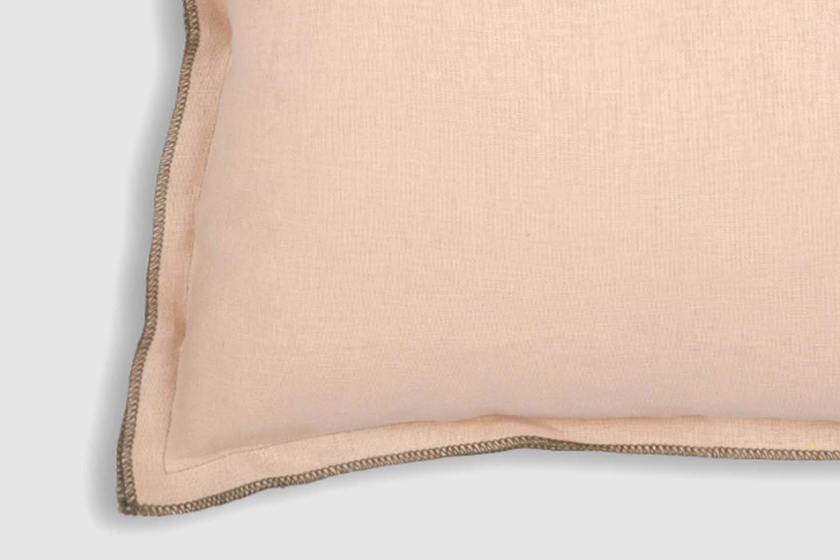 burrito-blanco-007-salm-n-coj-n-decorativo-a-dos-caras-en-lino-reciclado-45x45-c image 5