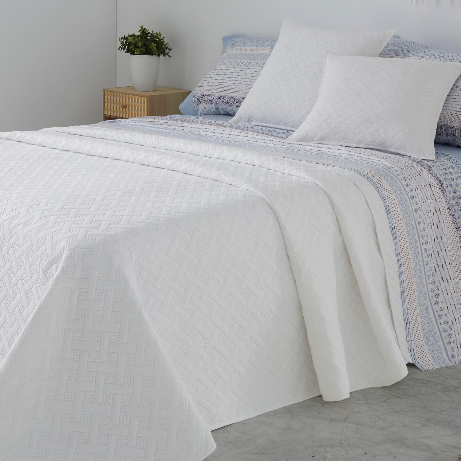 burrito-blanco-colcha-de-verano-cotton-touch-blanca-para-cama-de-135-cm-100-poli image 2