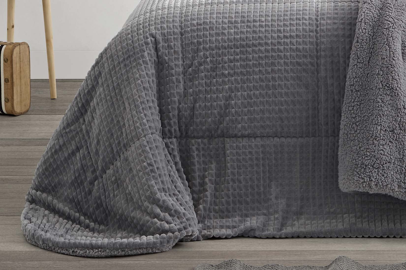 burrito-blanco-colcha-edred-n-invierno-434-gris-con-borreguillo-cama-de-135-cm-n image 2