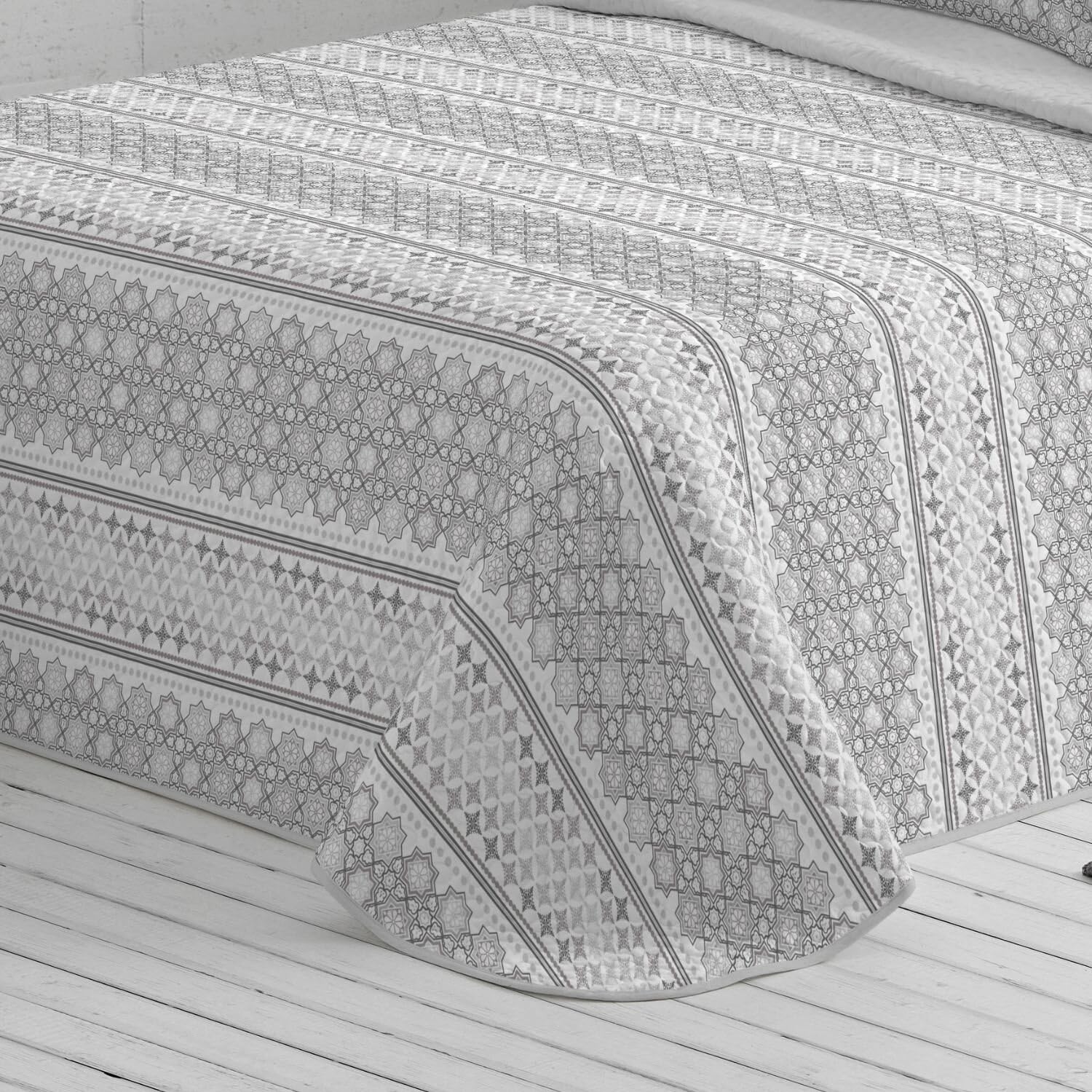 burrito-blanco-colcha-bout-520-gris-colcha-acolchada-ligera-con-cuadrantes-para- image 3