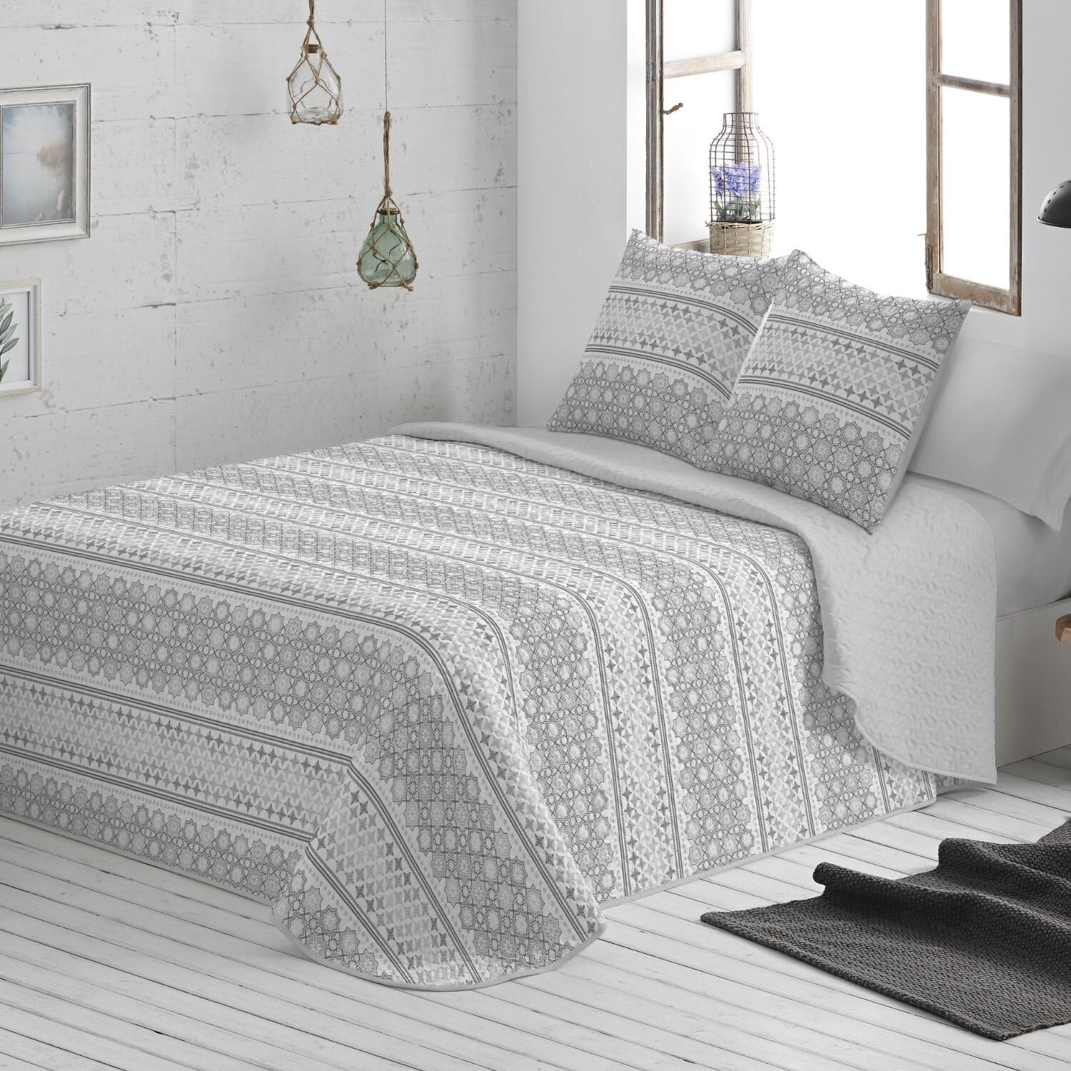burrito-blanco-colcha-bout-520-gris-colcha-acolchada-ligera-con-cuadrantes-para- image 1