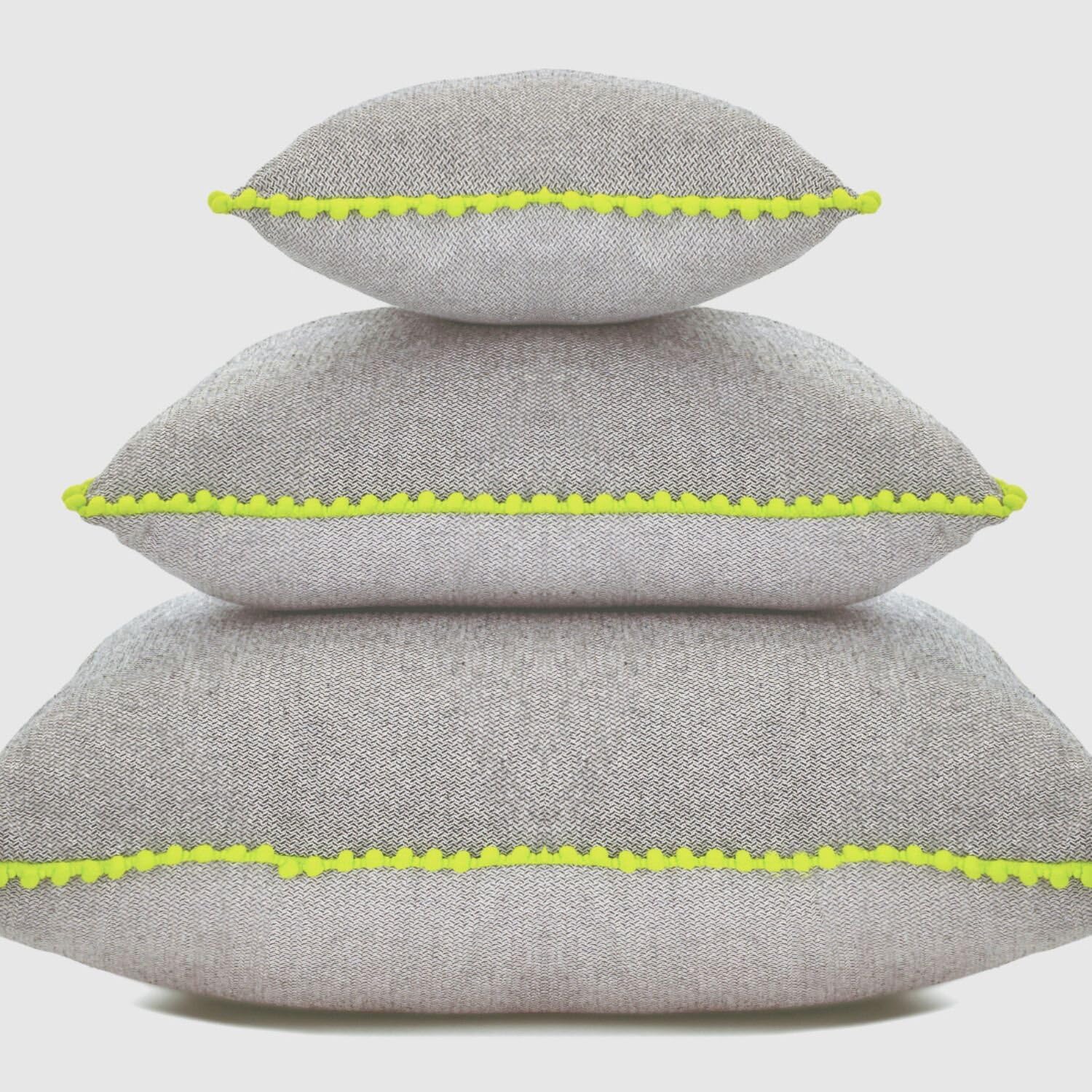 burrito-blanco-coj-n-decorativo-2-caras-006-verde-30x50-cm-tejido-tapicero-con-r image 3