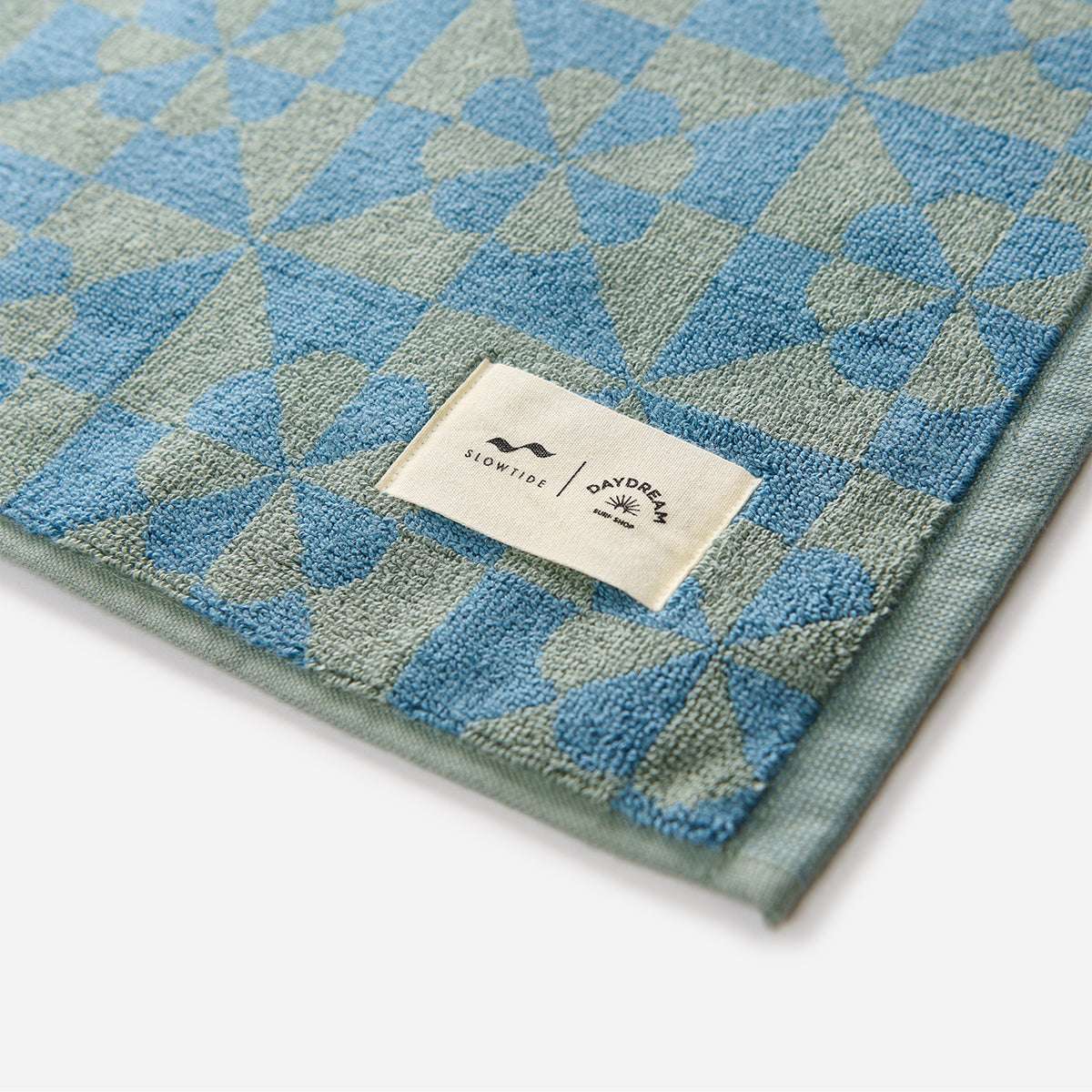 slowtide-bex-alfombrilla-de-ba-o-absorbente-en-azul-bruma-tejido-geom-trico-dime image 4