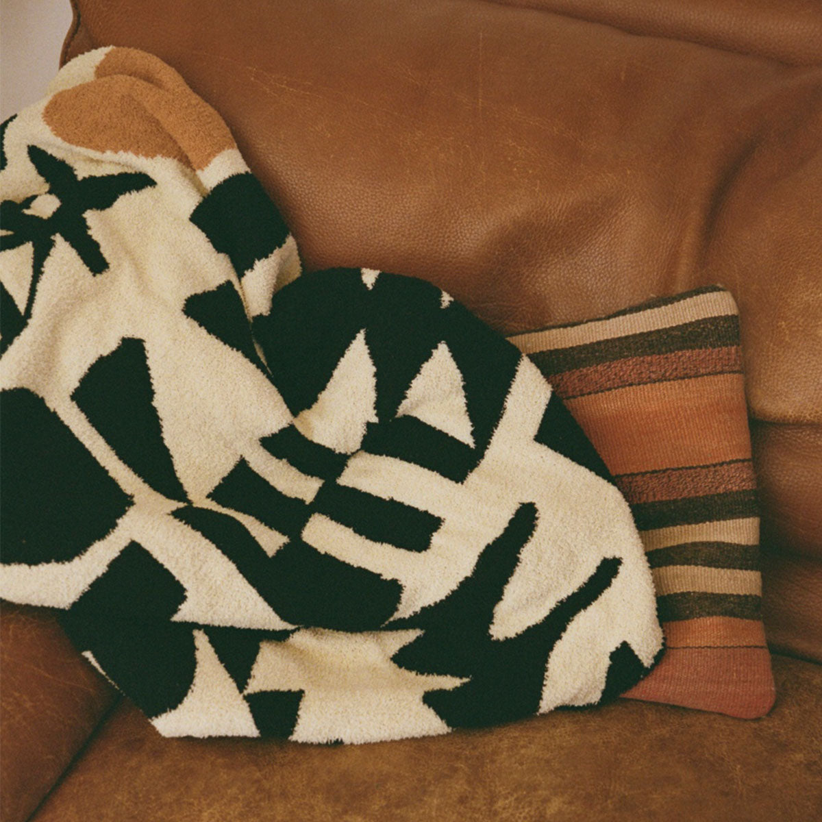 slowtide-upton-x-slowtide-manta-de-lanzar-plush-knit-tejido-suave-premium-con-di image 6