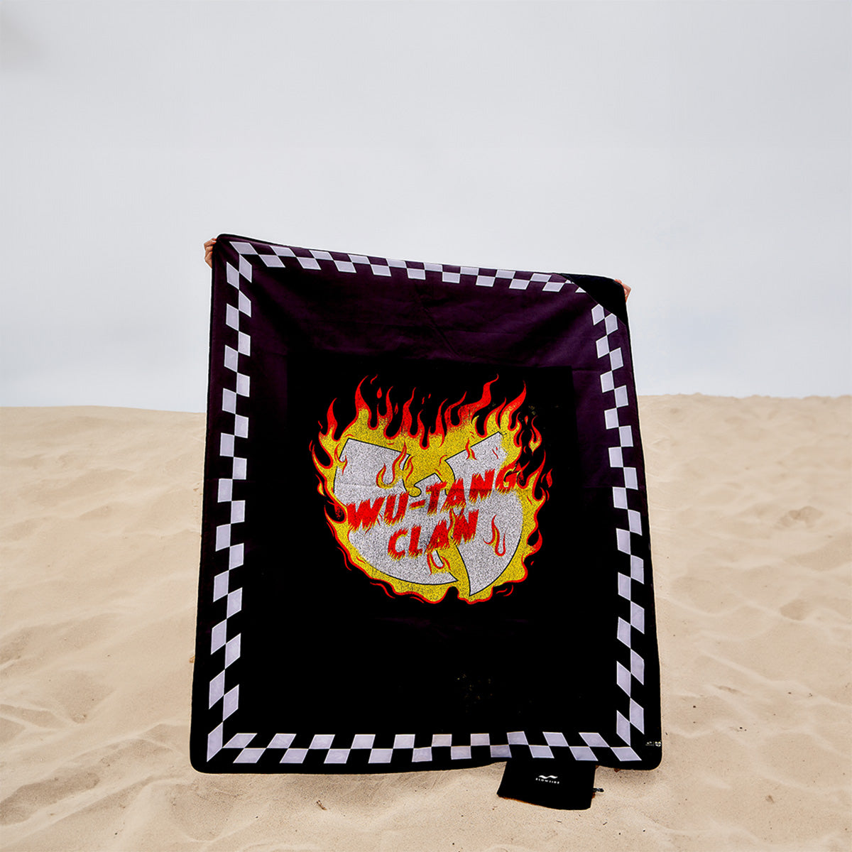 slowtide-blocks-on-fire-manta-de-p-cnic-ligera-wu-tang-clan-x-slowtide-gr-ficos- image 5