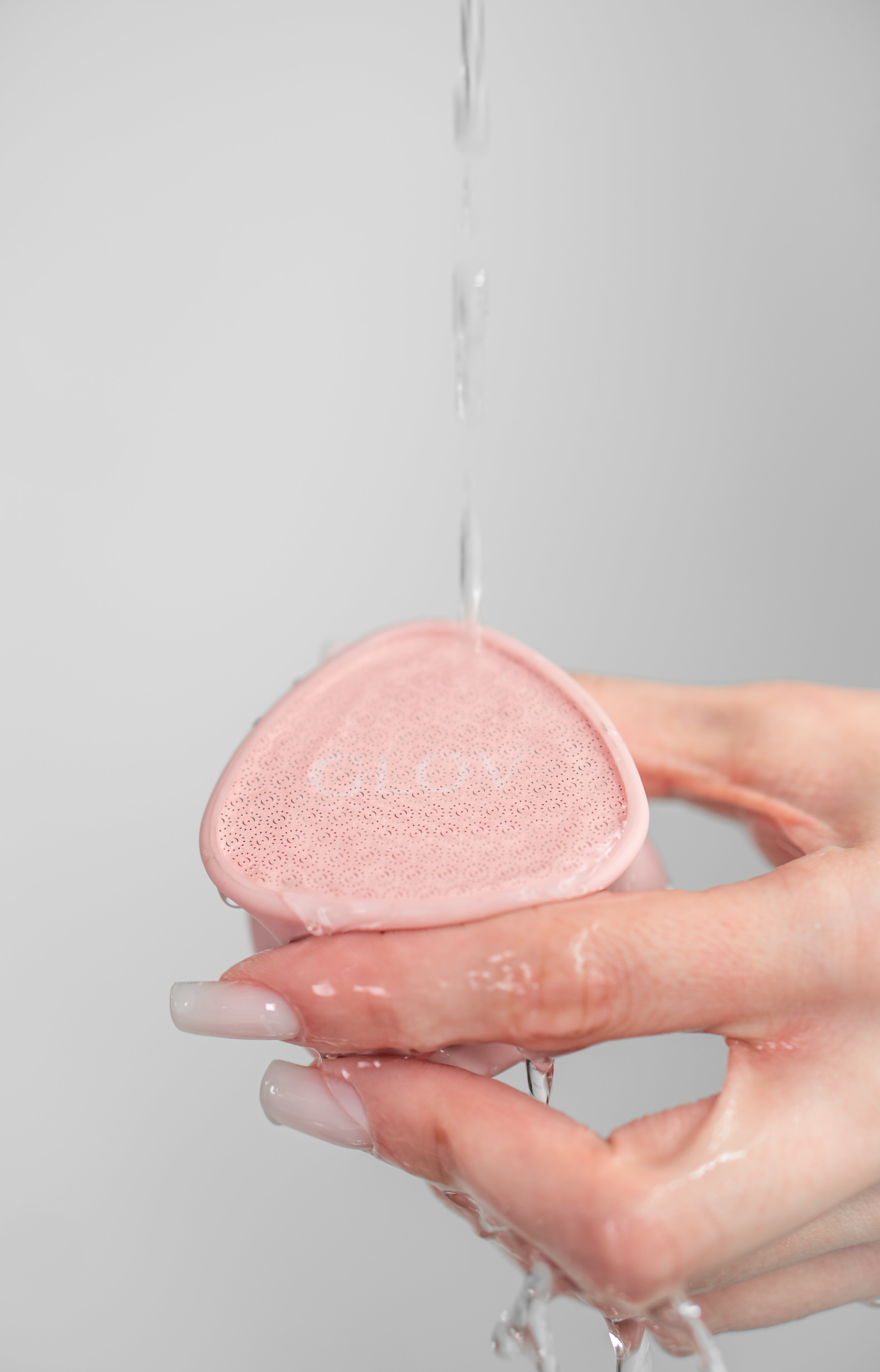 glov-nano-twist-duo-2-en-1-pumice-stone-y-depilador-de-nano-vidrio-para-pies-y-p image 5
