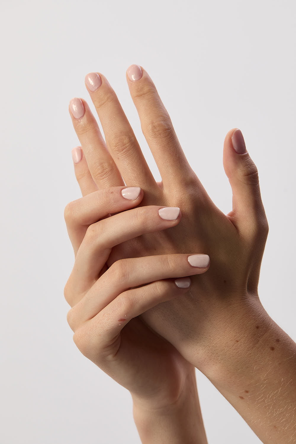 glov-coolnails-marshmallow-endurecedor-de-u-as-en-rotulador-nail-hardener-pen image 2
