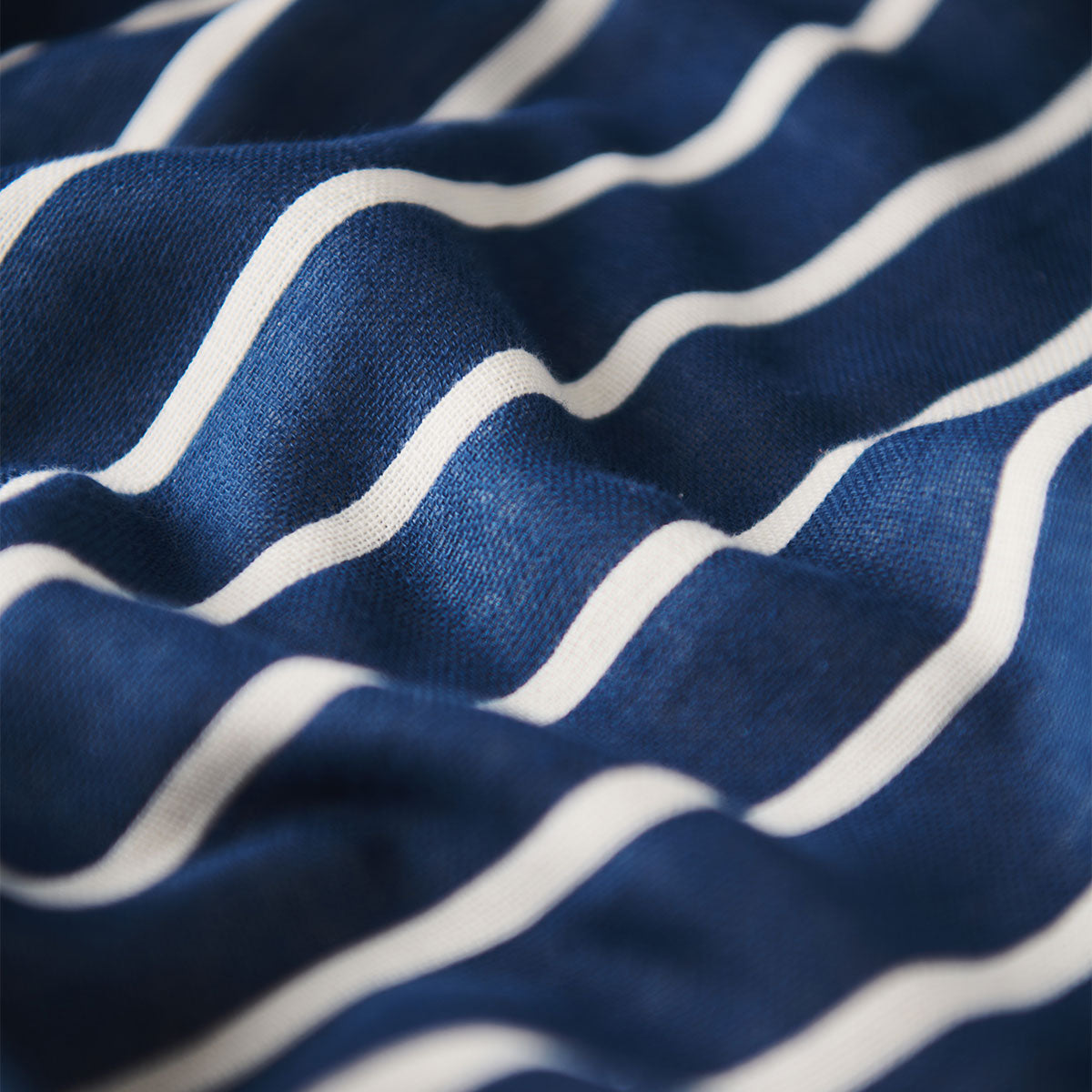 slowtide-koko-driftweave-toalla-turca-de-playa-navy-rayas-azul-marino-y-blanco-l image 2
