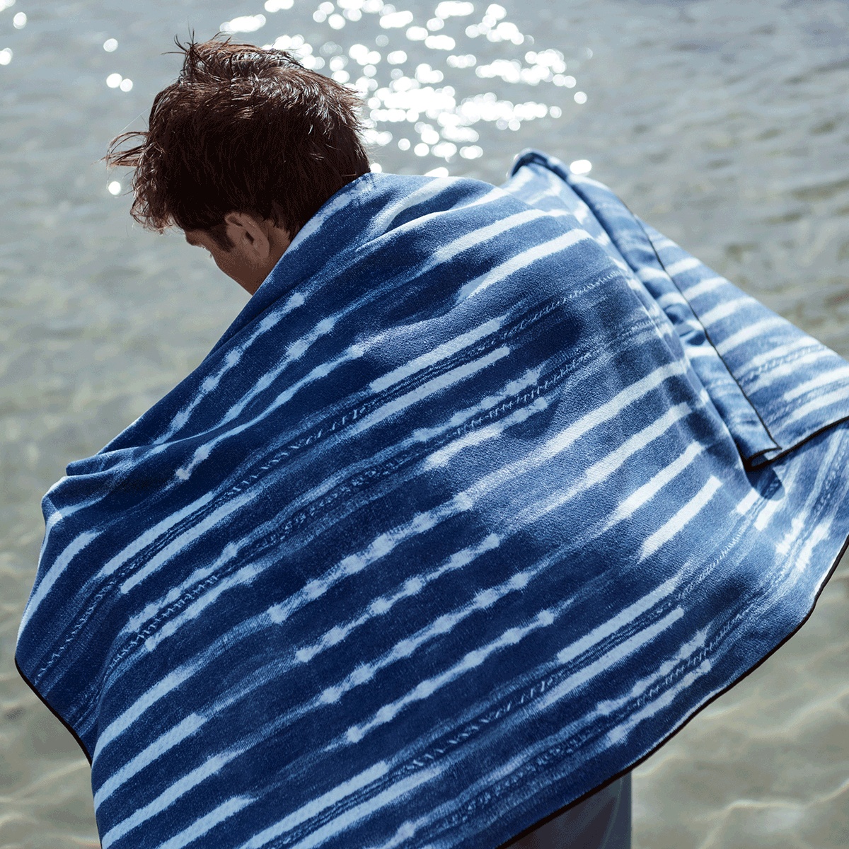 slowtide-kyoto-toalla-de-viaje-performance-quick-dry-estampado-shibori-azul-ndig image 2