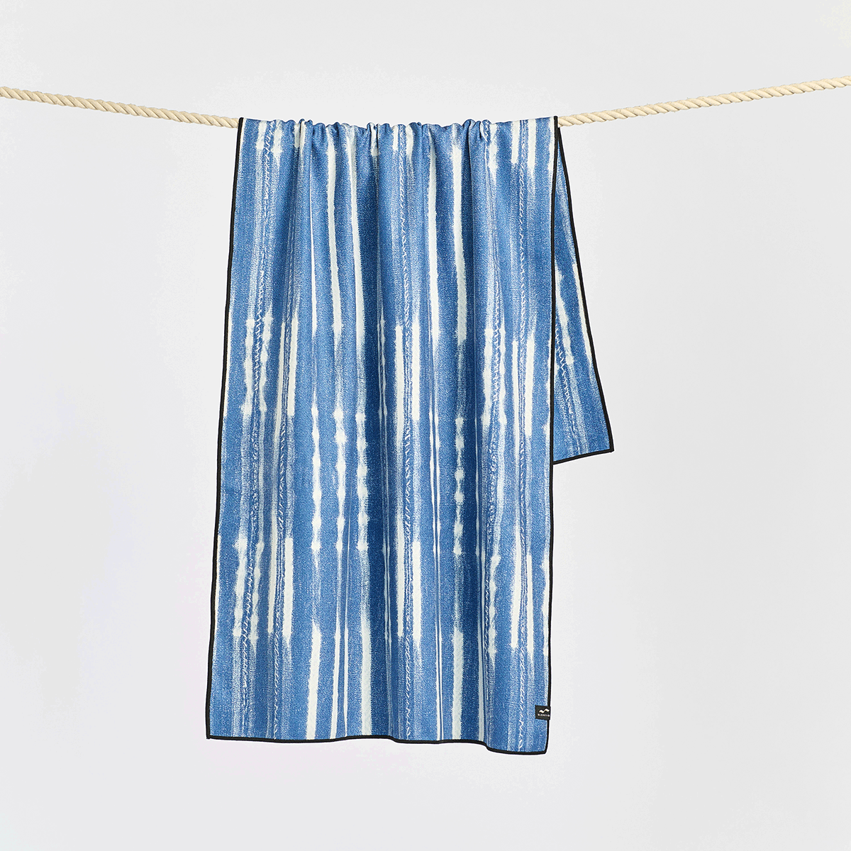 slowtide-kyoto-toalla-de-viaje-performance-quick-dry-estampado-shibori-azul-ndig image 4