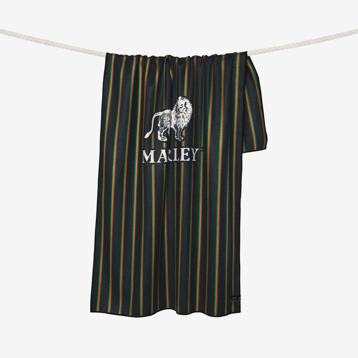 slowtide-marley-toalla-de-viaje-de-secado-r-pido-bob-marley-x-slowtide-microfibr image 3