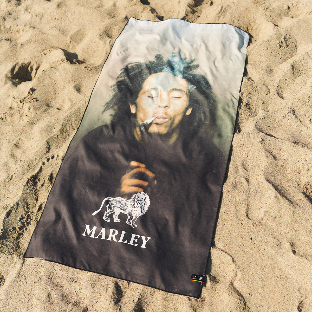 slowtide-one-drop-toalla-de-viaje-de-secado-r-pido-bob-marley-x-slowtide-dise-o- image 8