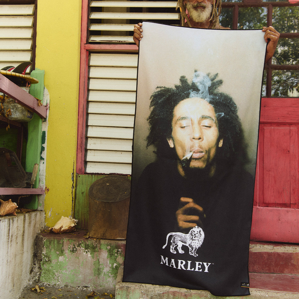slowtide-one-drop-toalla-de-viaje-de-secado-r-pido-bob-marley-x-slowtide-dise-o- image 3