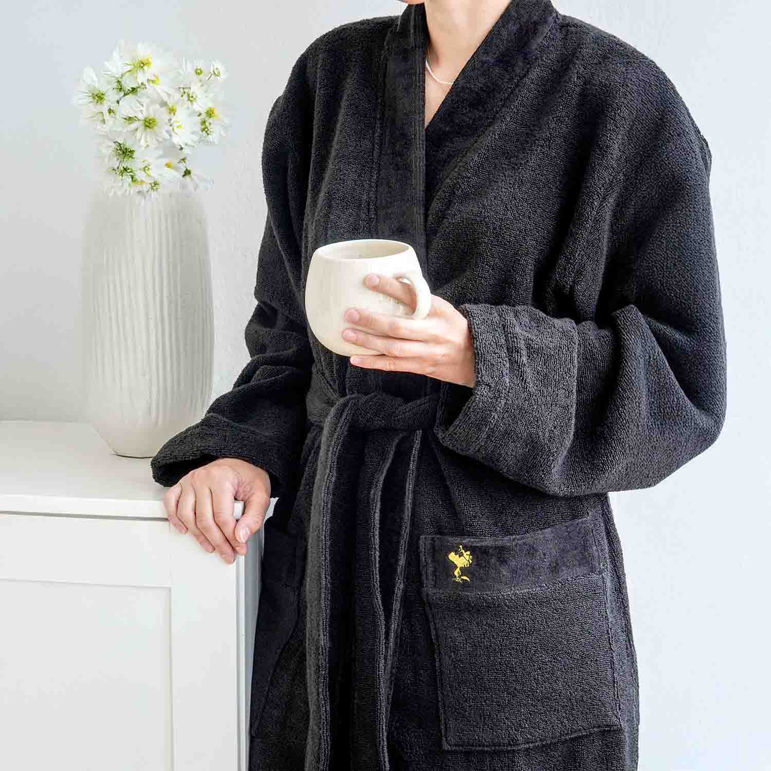 vossen-woodstock-albornoz-kimono-unisex-vossen-x-peanuts-con-bordado-y-plisado image 5