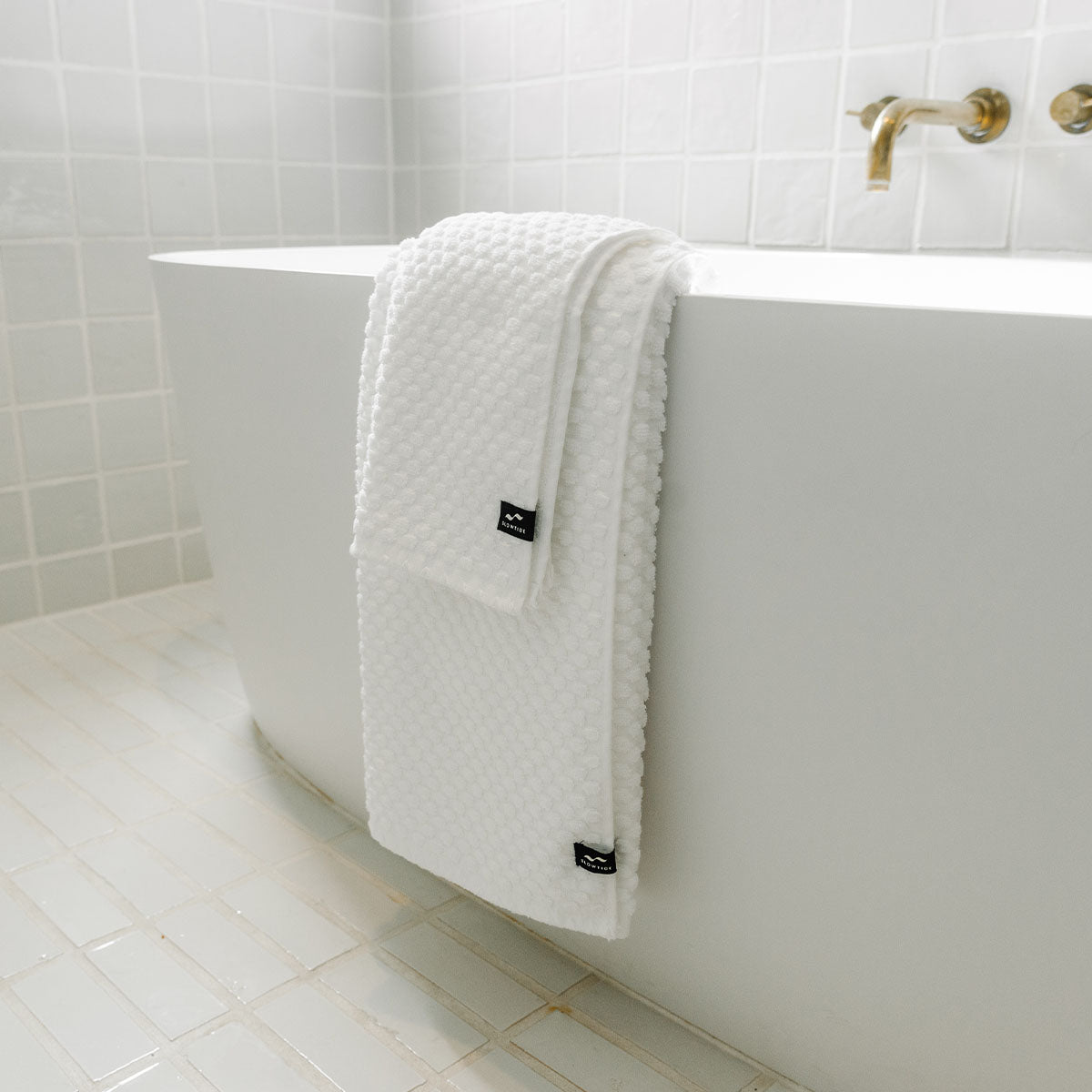 slowtide-clive-toalla-de-mano-blanca-500-gsm-algod-n-100-sostenible-78-x-33-cm image 5
