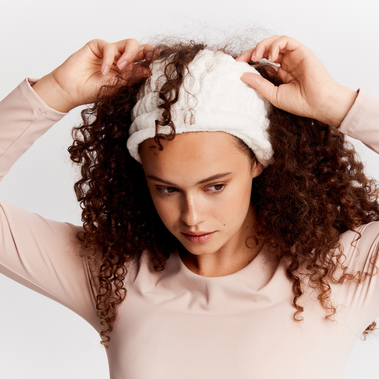 glov-multitasking-extra-wide-diadema-extra-ancha-de-microfibra-5-en-1-para-cuida image 3
