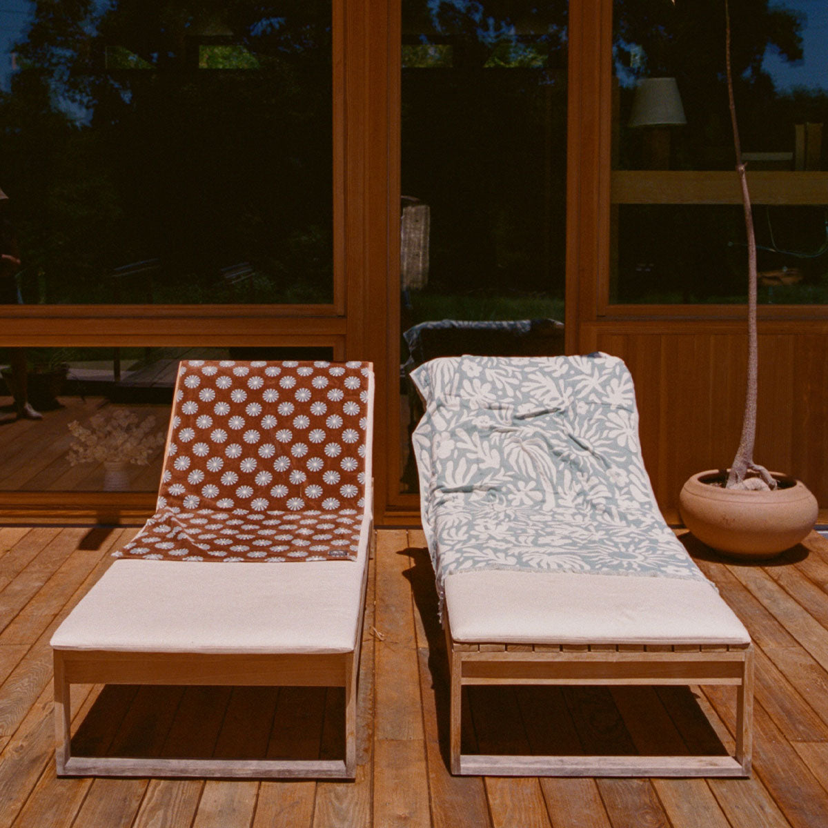 slowtide-sun-dazed-toalla-de-playa-toast-algod-n-retro-con-estampado-de-margarit image 3