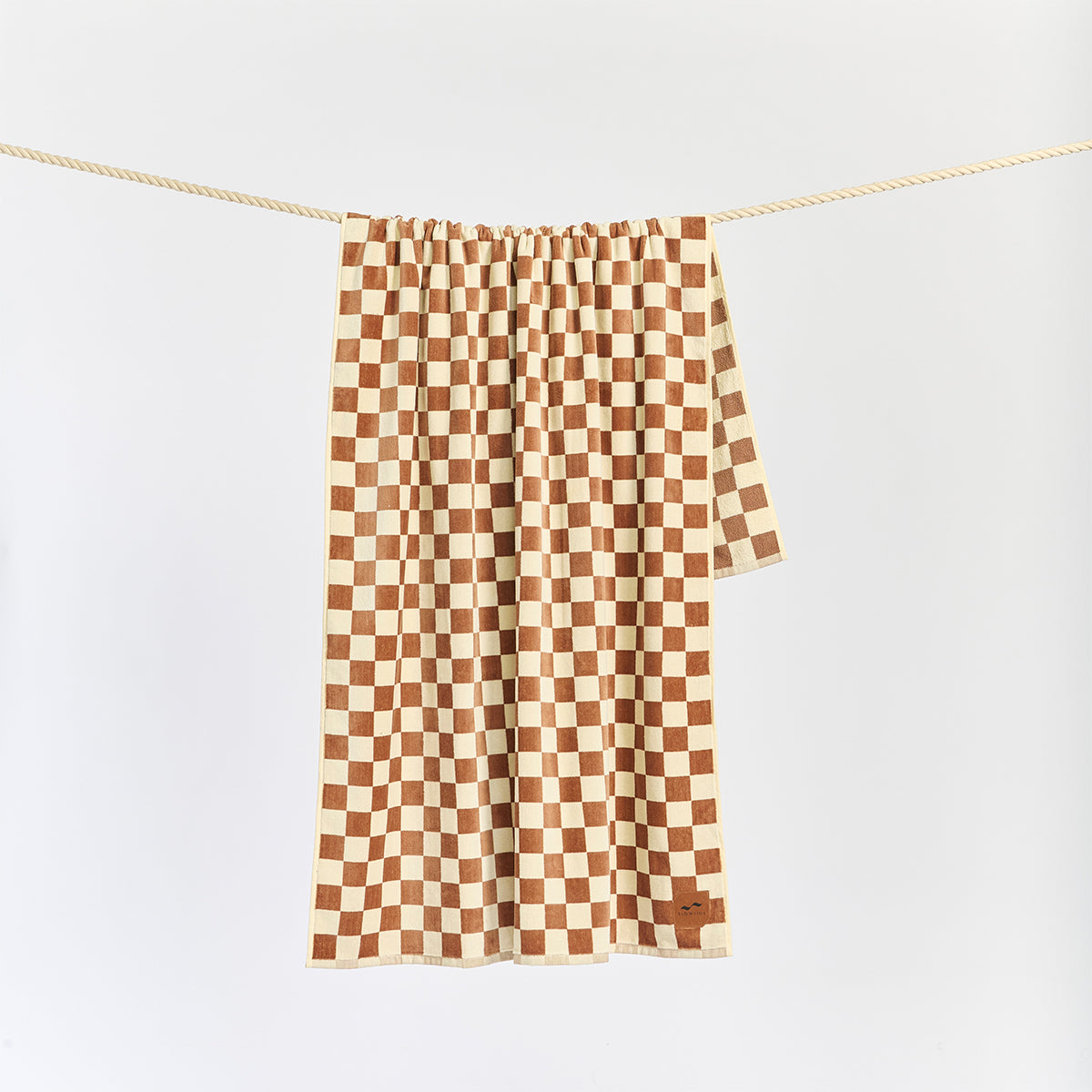 slowtide-sundown-toalla-de-playa-tejida-oversize-en-fawn-jacquard-450-gsm-101-x- image 4