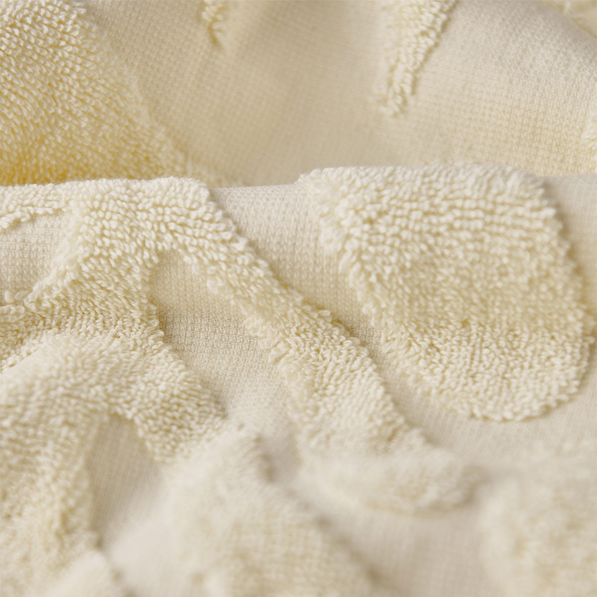 slowtide-sunny-sculpted-toalla-de-mano-de-algod-n-550-gsm-con-floral-en-relieve- image 2