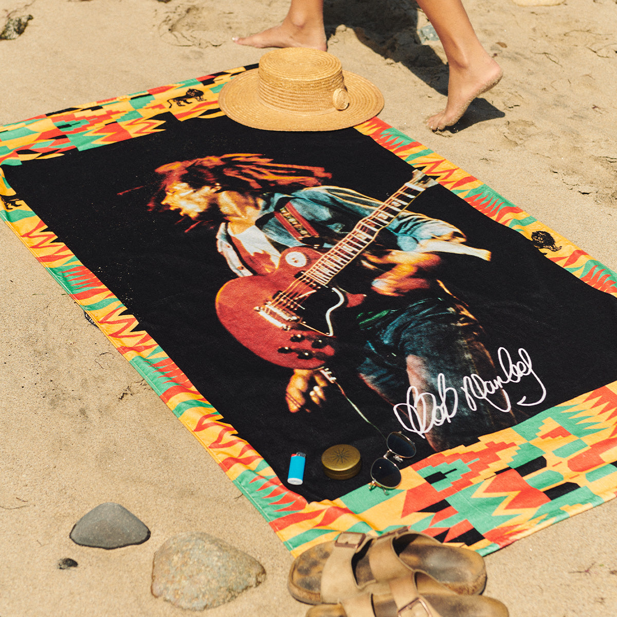 slowtide-trenchtown-toalla-de-playa-bob-marley-x-slowtide-algod-n-rizo-afelpado- image 7